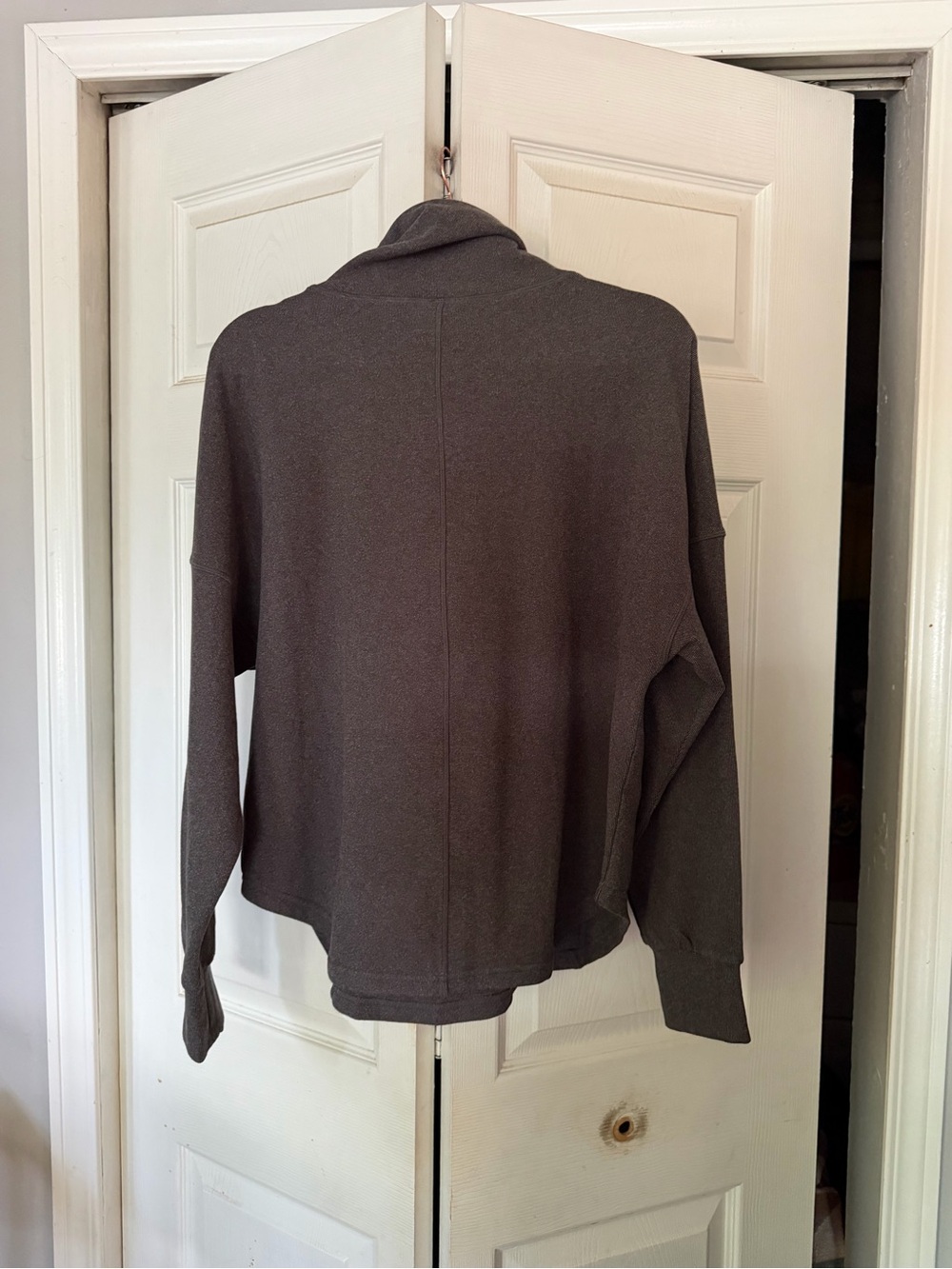 Varley Rainer pullover size small - Picture 2 of 3